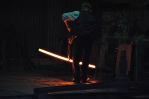 Hand rolling steel image